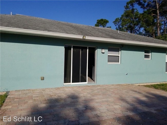 Building Photo - 3 br, 2 bath House - 8226 102nd Ave