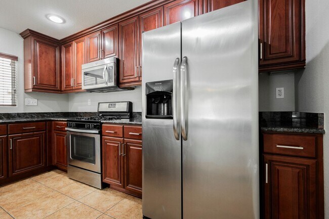 Foto del edificio - 3 Bedroom, 2.5 Bath Two Story Home in Sout...