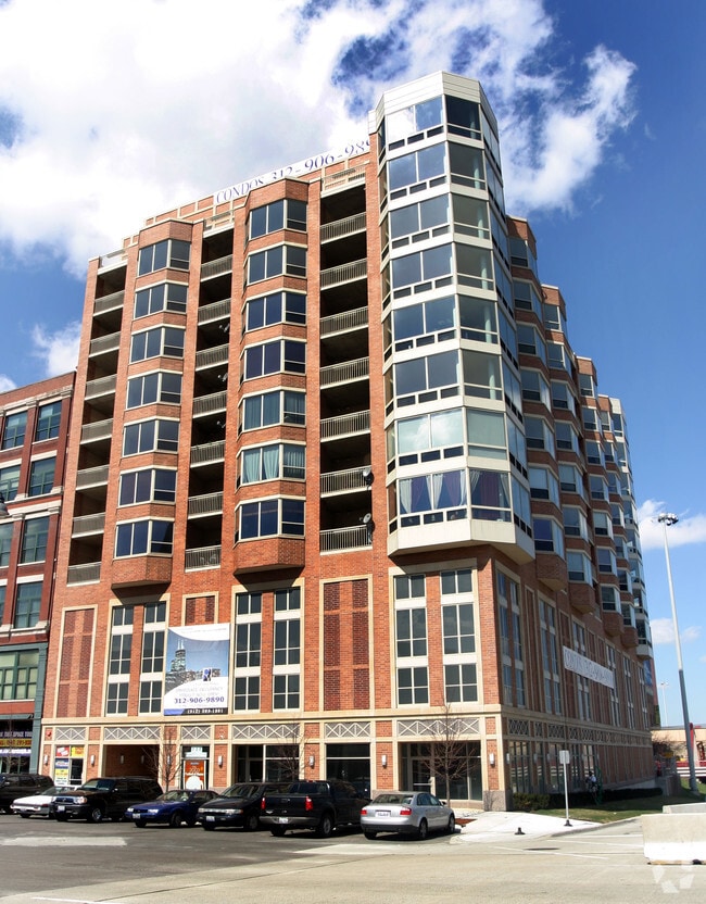 City View Tower Apartments Chicago, IL