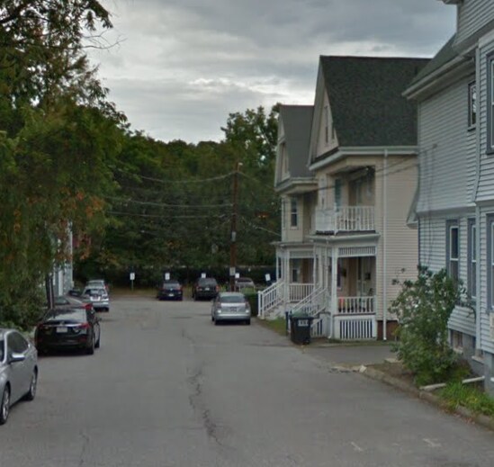 Foto del edificio - 24 Ellington Rd