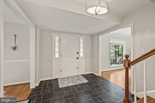 Foto del edificio - 9004 Colesbury Pl