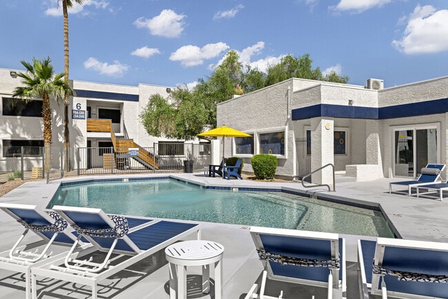 Building Photo - Celeste Glendale