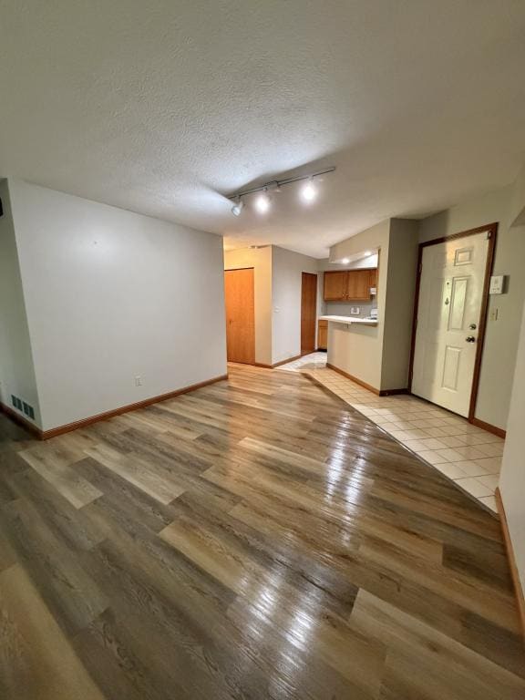 Building Photo - 4046 Saint Andrews Ct