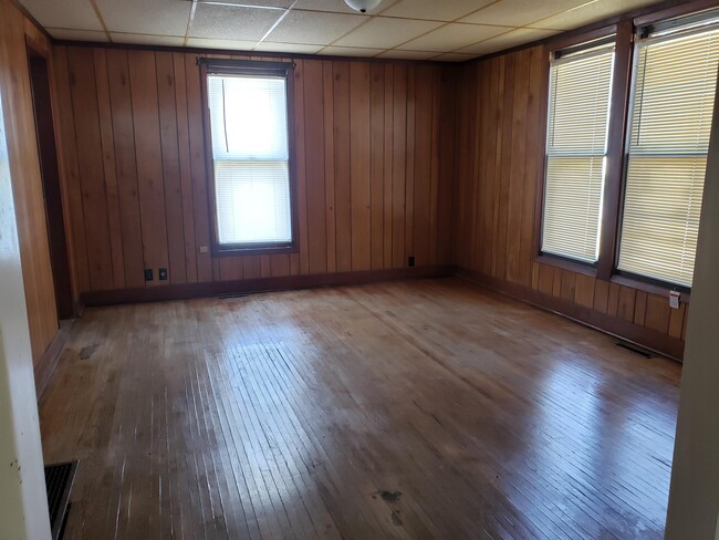 Building Photo - 1205 F Ave
