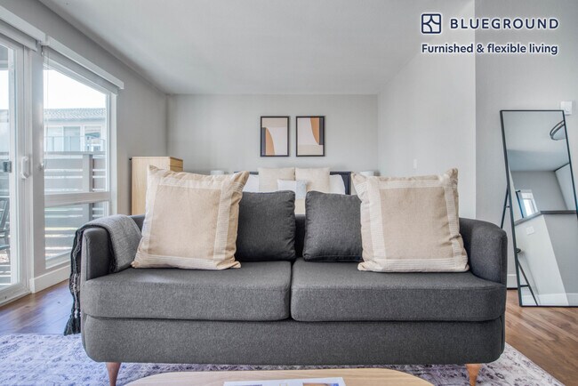 Foto del edificio - 633 Bounty Dr