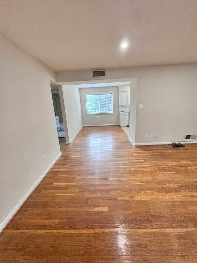Building Photo - 9424 Adelphi Rd