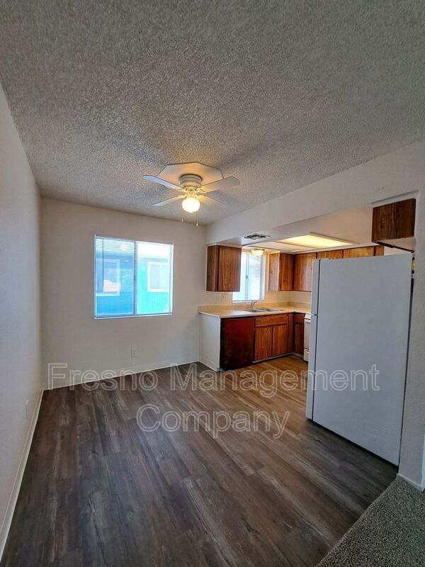 Foto del edificio - 4817 E Lane Ave