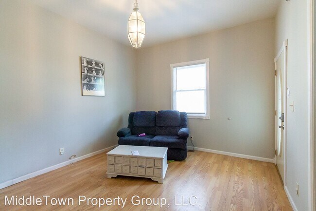 Foto del edificio - 4 br, 2.5 bath House - 804 W. Ashland Ave.