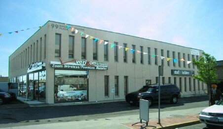 Building Photo - The Lisle