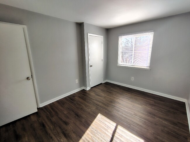 Foto del edificio - 600 Reusens Rd