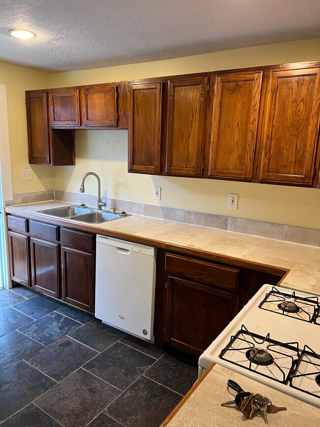 Cocina - 608 State St