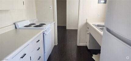 Building Photo - 633 Nevada Way