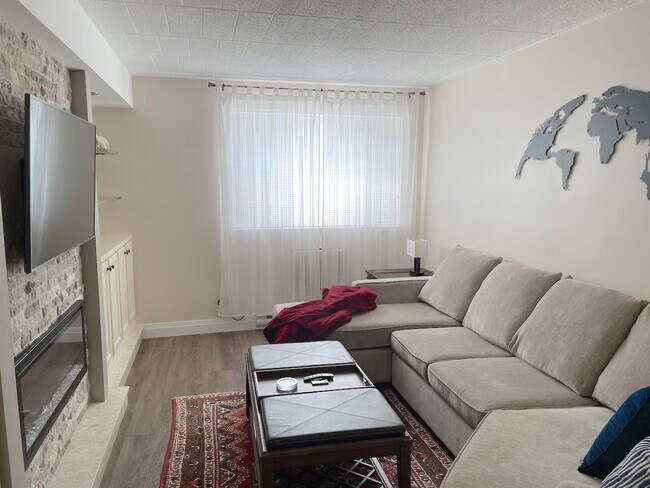 Photo du bâtiment - 360 Tecumseh Rd W