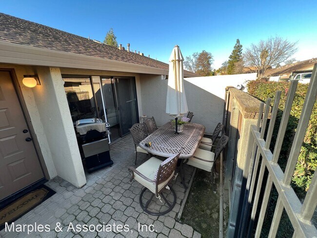 Building Photo - 2 br, 1.5 bath House - 945 Villa Terrace