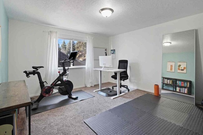 Building Photo - 2995 NE Quiet Canyon Dr