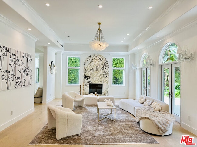 Building Photo - 1447 San Ysidro Dr