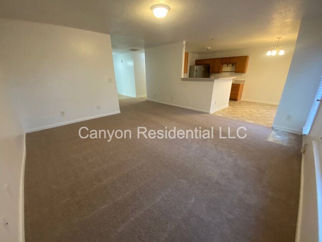 Foto del edificio - Beautiful 3 BR/2.5 Bath in well sought aft...