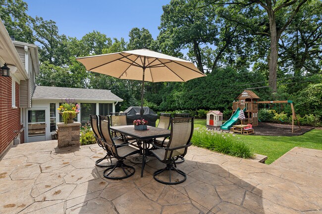 Foto del edificio - 3831 Lindenwood Ln