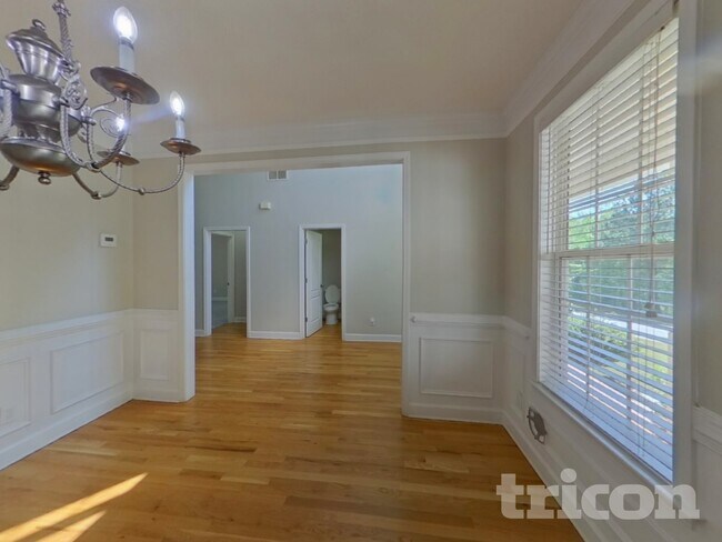 Foto del edificio - 111 Beaverbrook Ln