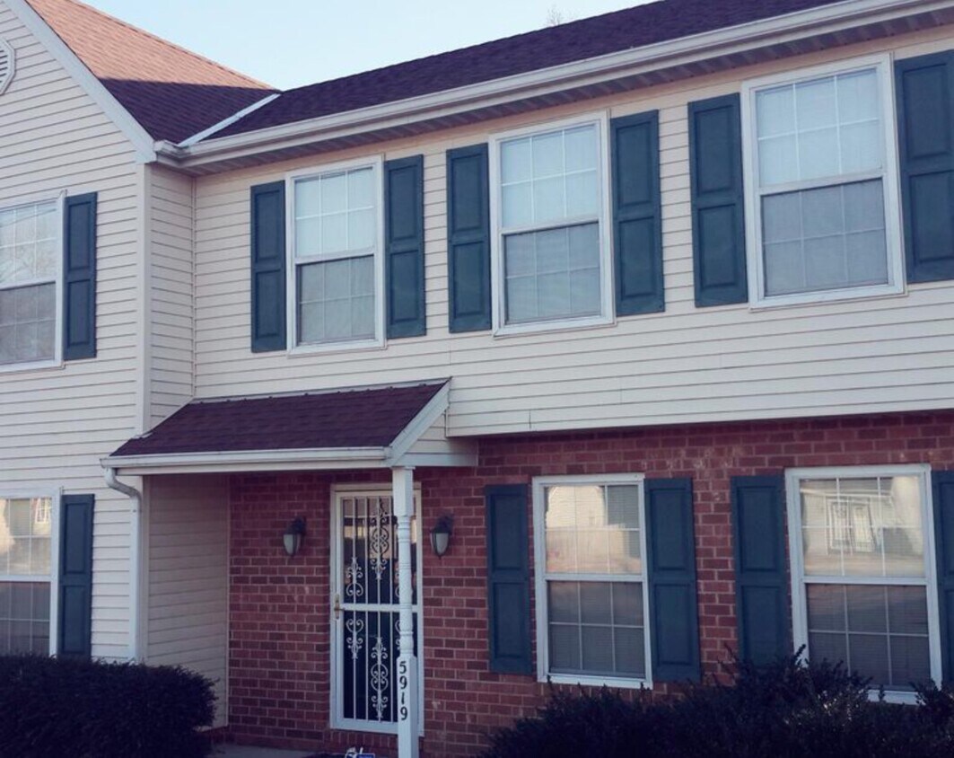 Foto principal - 5919 Warwick Rd