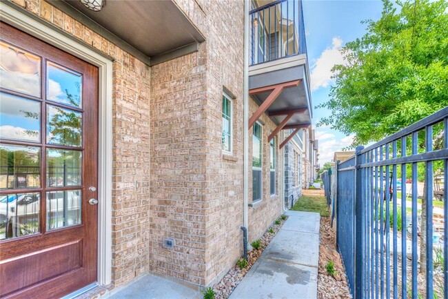 Building Photo - 9503 Towne Lake Pkwy
