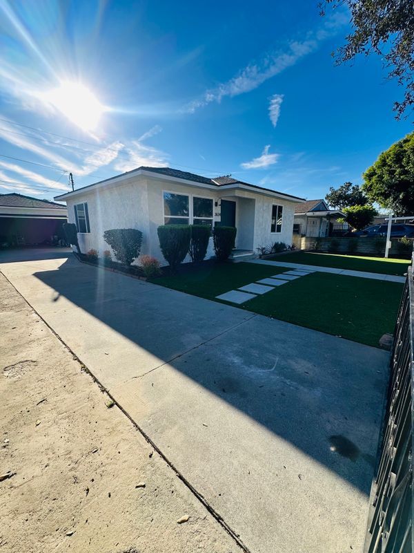 Foto del edificio - 3634 Caspian