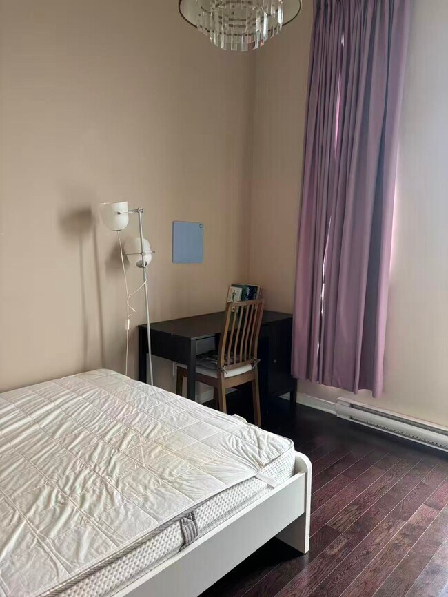 Photo du bâtiment - 4975 Rue Jean-Talon O