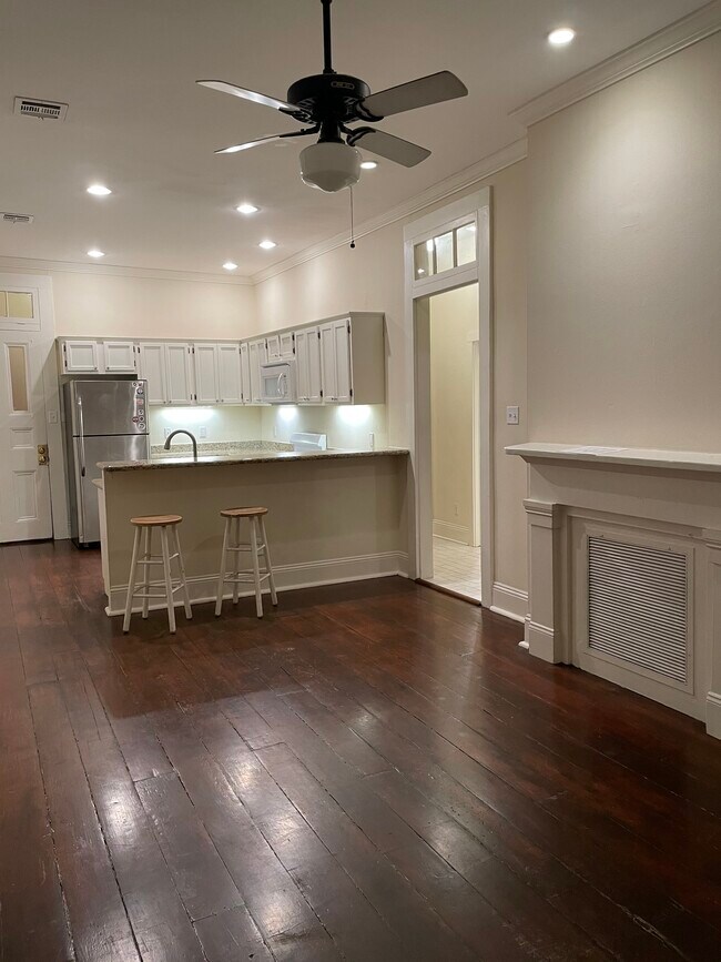 kitchen living - 3240 Magazine St