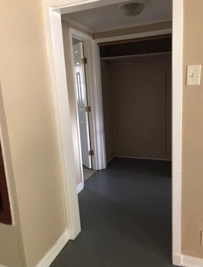 Building Photo - 447 Atkinson St