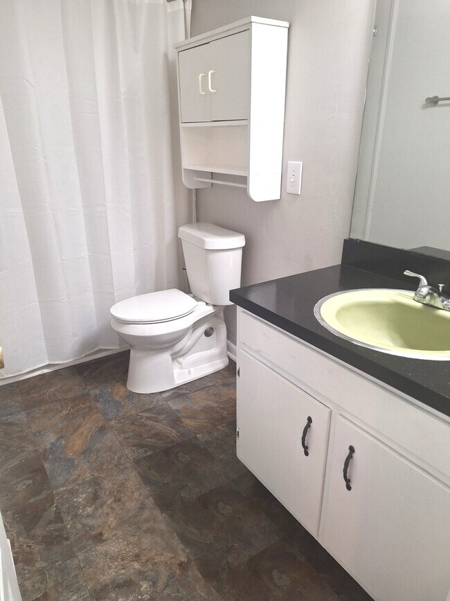 Foto del edificio - 545 Bruning Ln