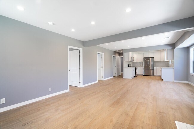 Building Photo - 1049 W 62nd St