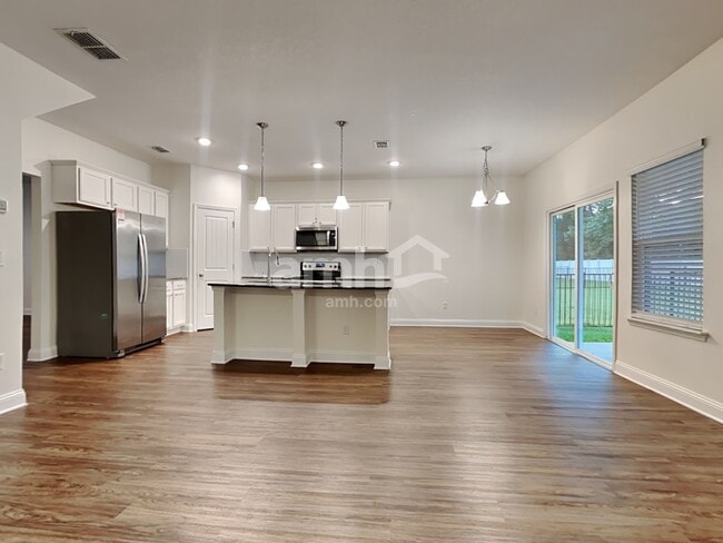 Foto del edificio - 3154 Creek Village Ln