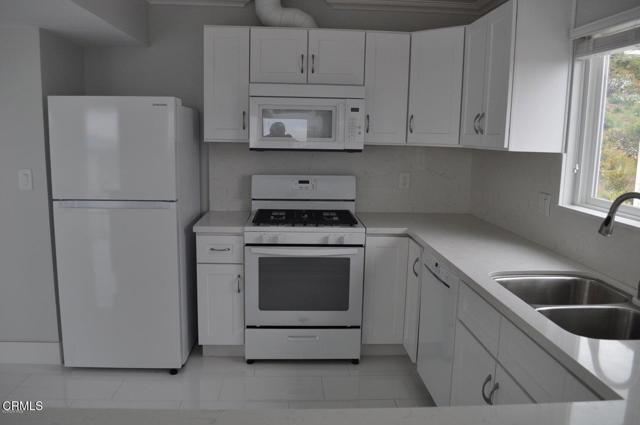 Foto del edificio - 3309 Hilltop Dr
