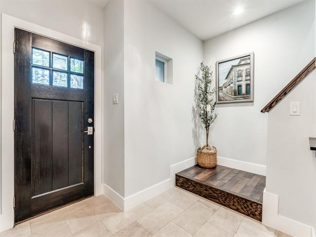Foto del edificio - 5930 Hudson St