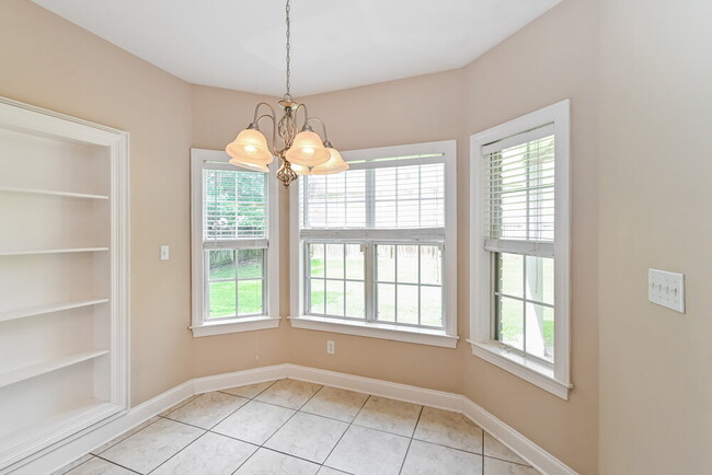 Building Photo - 4869 Rosebrook Cir E