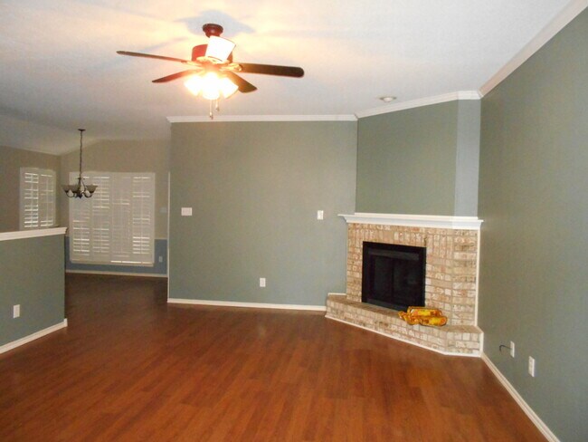 Foto del edificio - Beautiful 3/2/2 with a Large Master Bedroom
