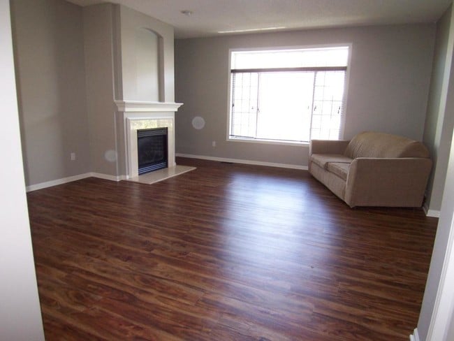 Building Photo - 8795 Brunell Way