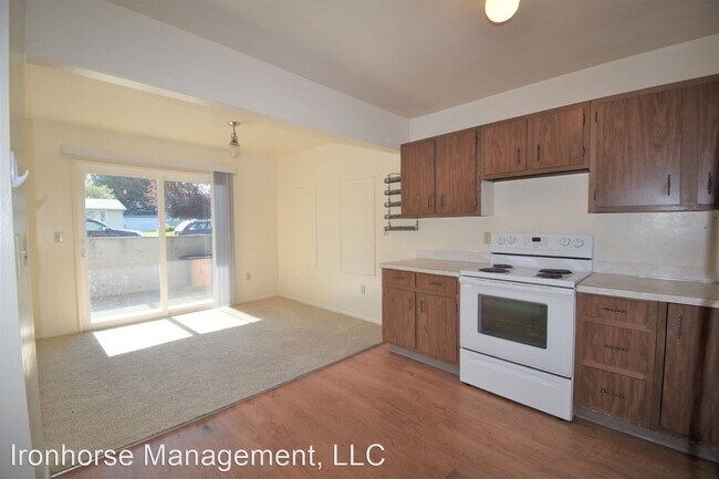 Building Photo - 419 N 16th Ave