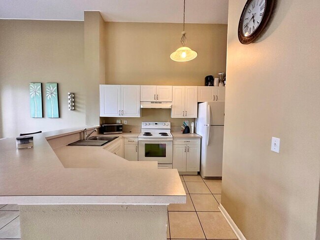 Building Photo - 4807 Via Palm Lakes Via