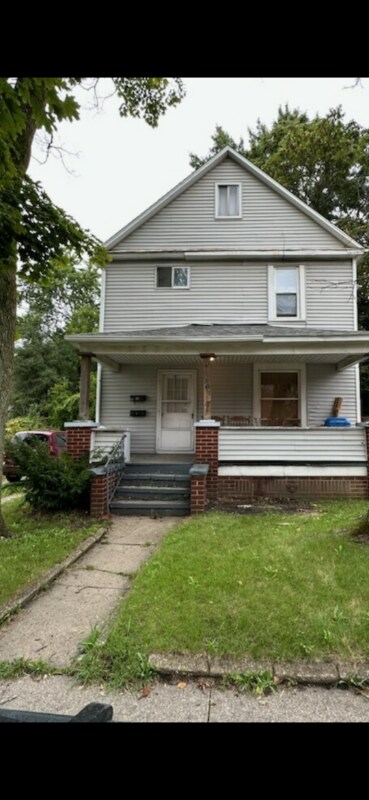 Building Photo - 301 E Voris St