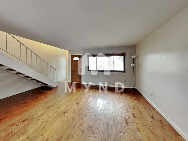 Building Photo - 2161 Cottage Way