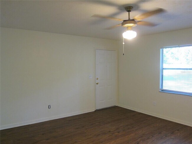 Building Photo - 4021 SW 37th St