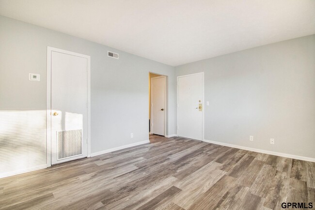 Foto del edificio - 823 James Pkwy
