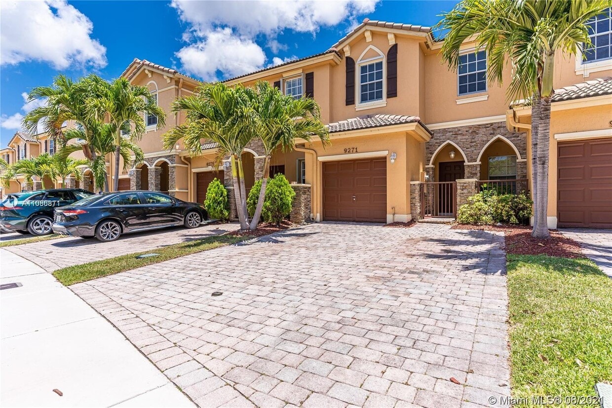 9271 SW 219th St, Cutler Bay, FL 33190 Townhome Rentals in Cutler Bay