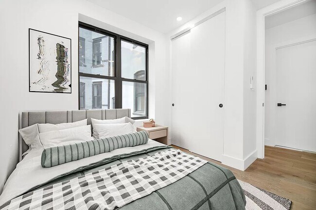 Foto del edificio - 294 East Houston Street