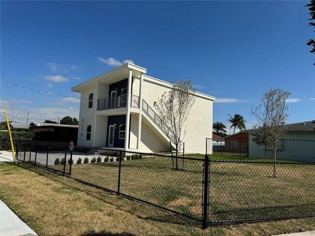 Foto del edificio - 526 NW 6th St