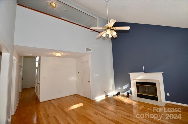Building Photo - 10316 Brawley Ln
