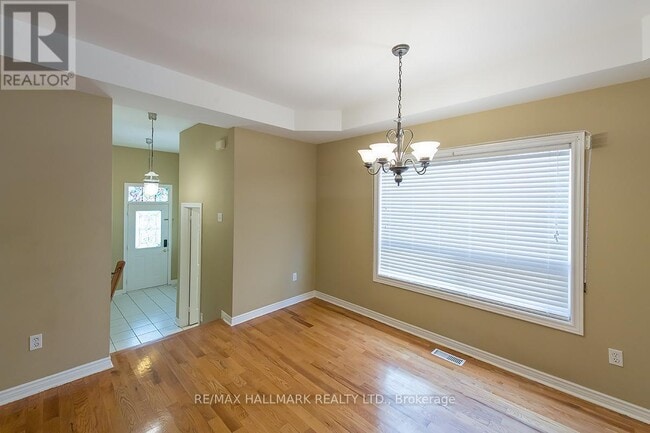 Building Photo - 26 Thornbush Ct