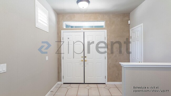 Foto del edificio - 5420 Hazelwood Ct