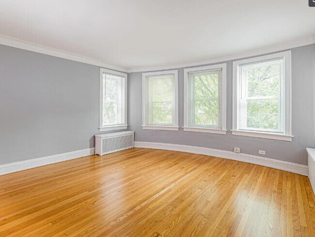 Building Photo - 8227 S Maryland Ave